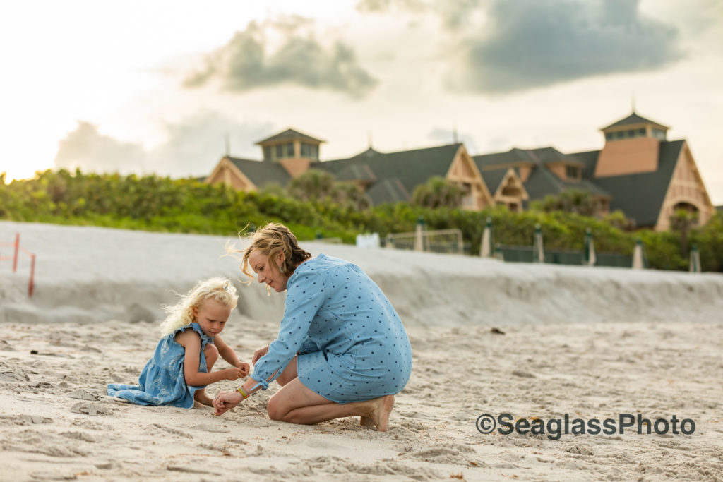 we know and tell you What to? wear for a family beach photos